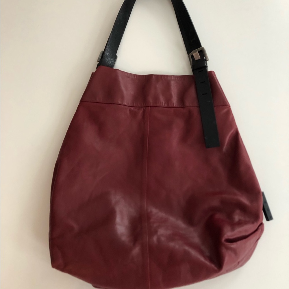 Genuine leather ladies hand bag with phone access pocket